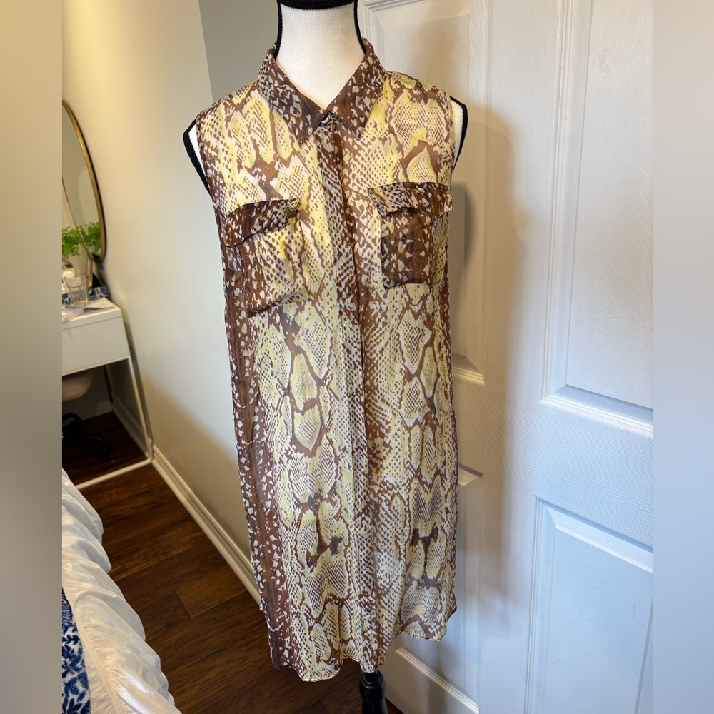 Charlie Jade 100% Silk Snakeskin Print Sleeveless Button Front Blouse M